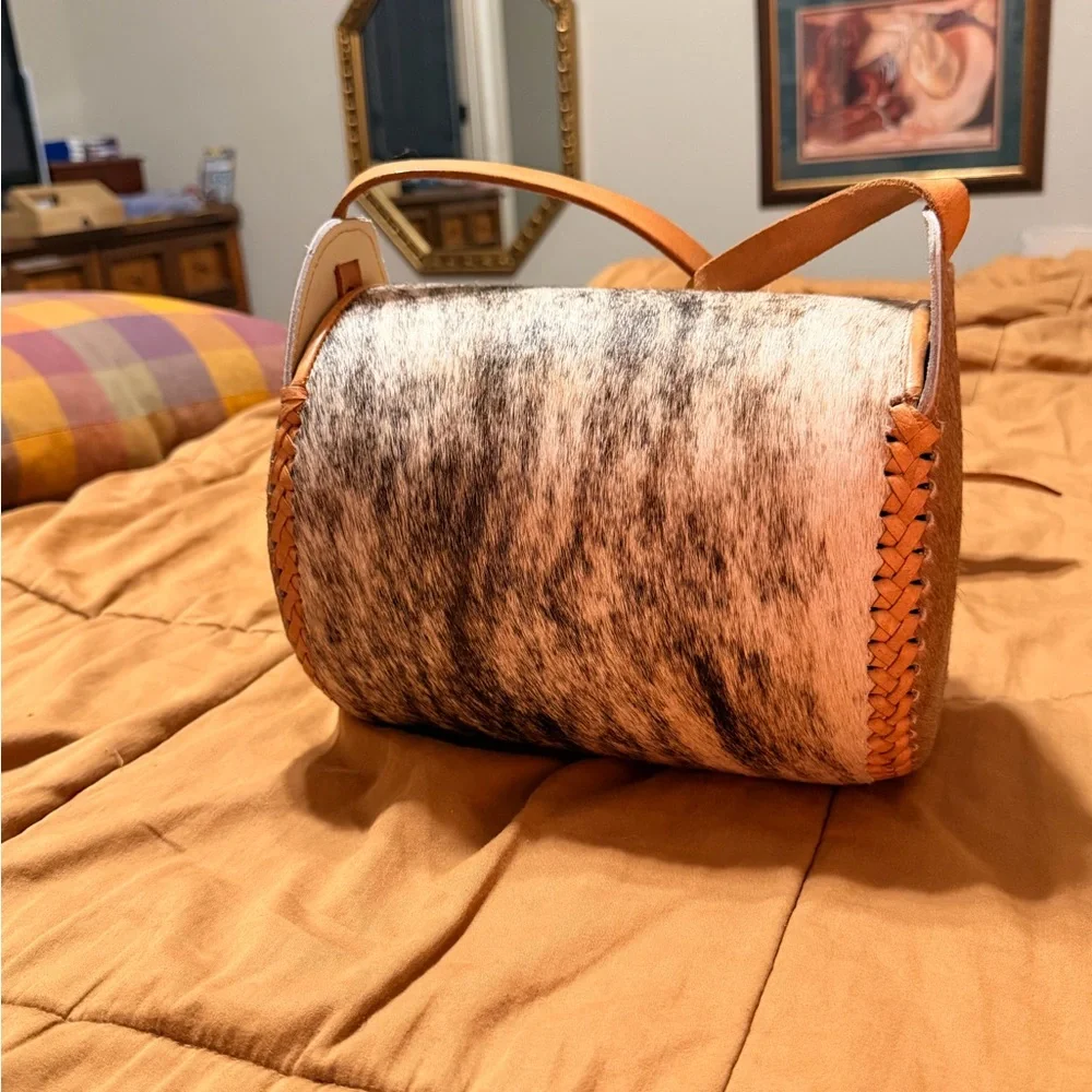 Leather and Cowhide Crossbody Bucket Bag in Tan